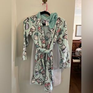 Squishmallows Girls' Mint Plush Hooded Robe size 10-12 and purple slippers m